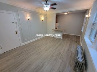 1369 W Greenleaf Ave APT 104, Chicago, IL 60626