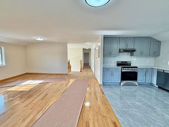 3rd image of 1604 Robertson Pl #2