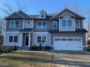 7 Peachtree Way, Morristown, NJ 07960