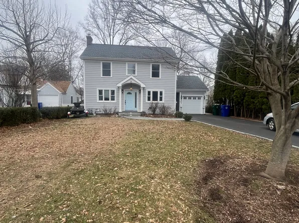 14 Woodland Ave, Stratford, CT 06614