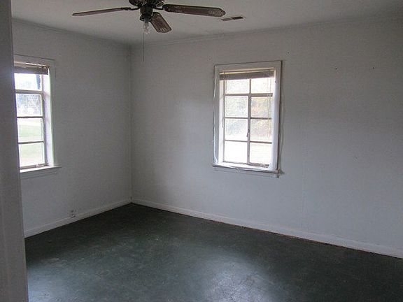 5th image of 100 Arrowood Dr