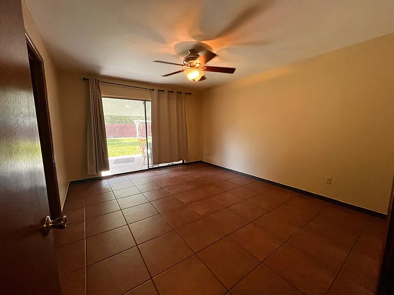 118 E Tulip Ave — Photo 4