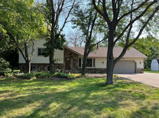 5925 Henry St, Maple Plain, MN 55359