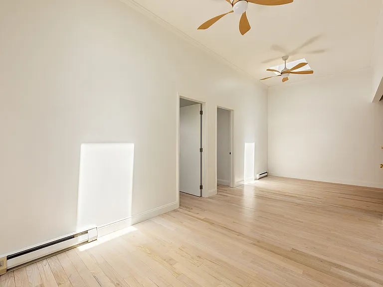 196 Nassau Ave #3R — Photo 7
