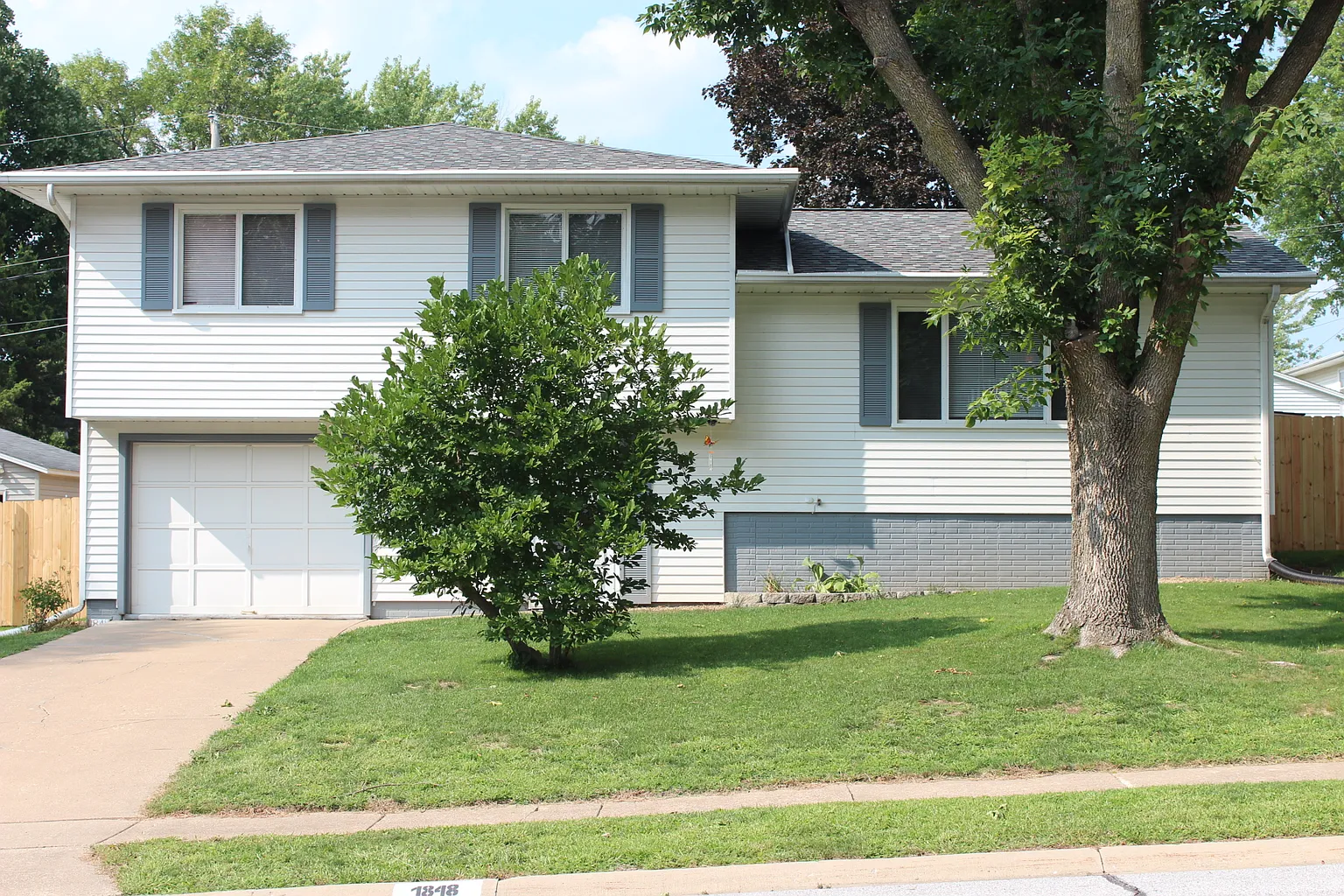 1848 Providence Dr photo 1