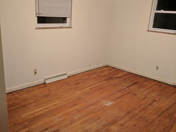 4th image of 839 N University Blvd APT 3