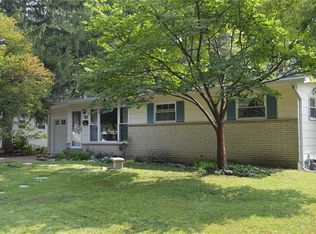 890 Flora Ln, Florissant, MO 63031