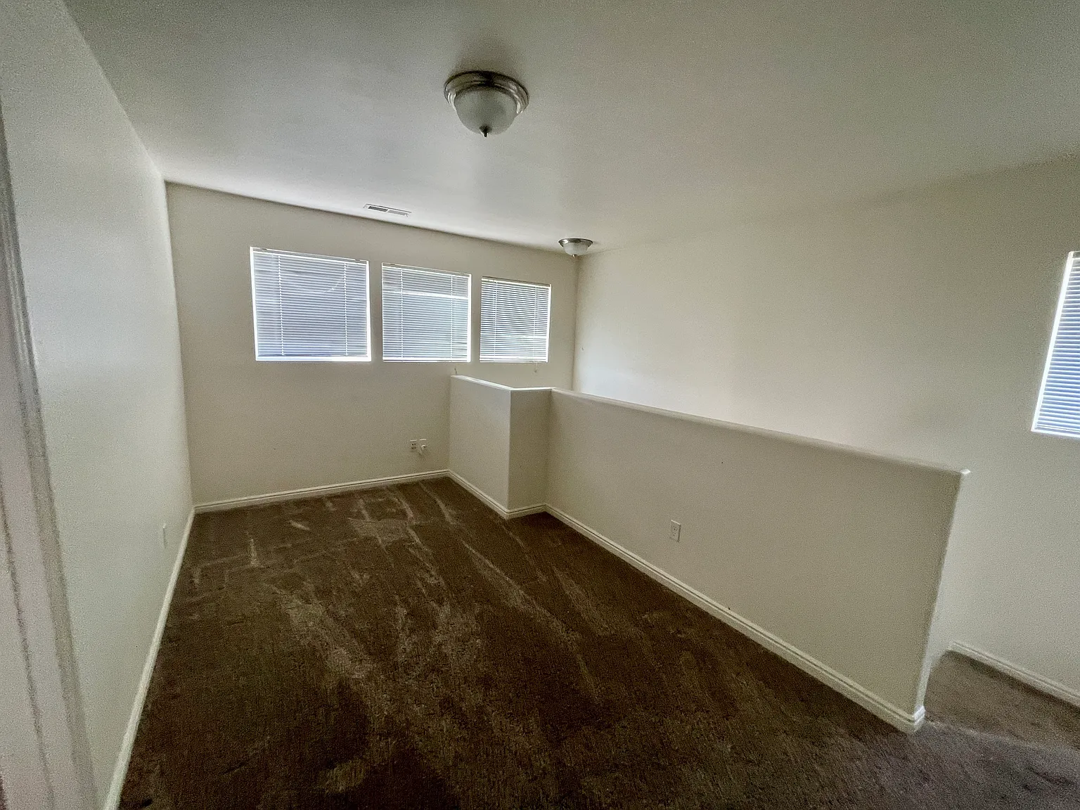 4 bed, 2.5 bath, 1886 sqft, $2,500 — Photo 4