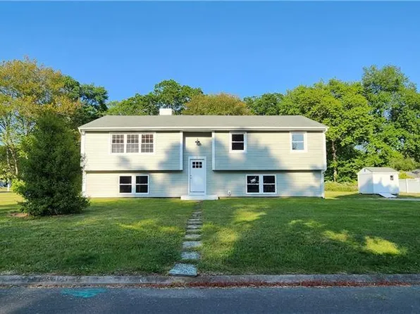 8 Leary Drive, Waterford, CT 06385