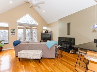 928 N Wood St #3W, Chicago, IL 60622