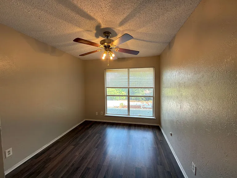 358 Valley Park Dr — Photo 20