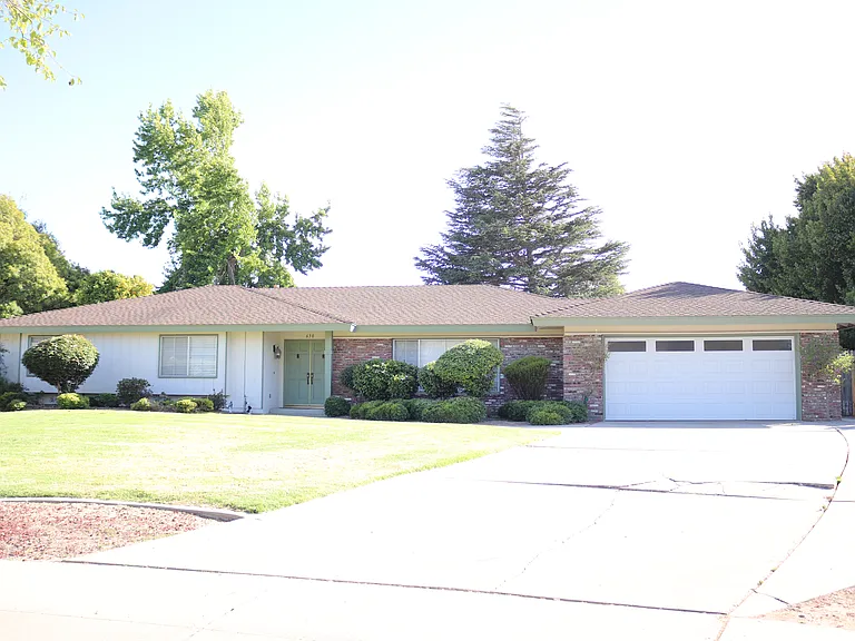 630 Newcastle Cir — Photo 1