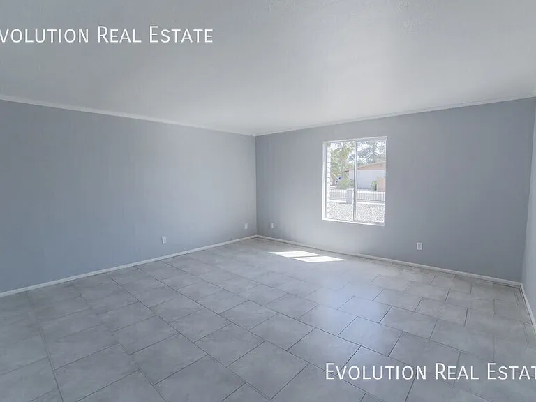 2110 S Shannon Dr — Photo 9