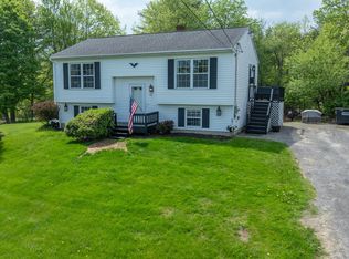 35 Windsor Rd, Chelsea, ME 04330