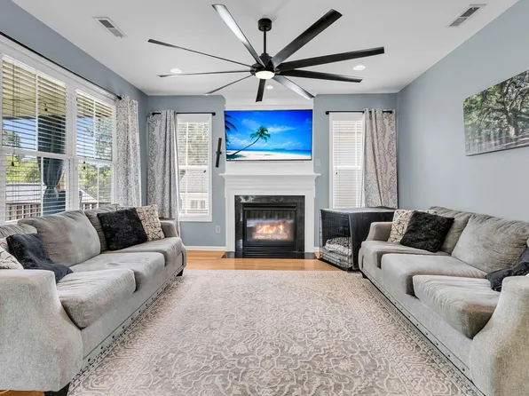 2282 Sandy Point Ln, Mount Pleasant, SC 29466