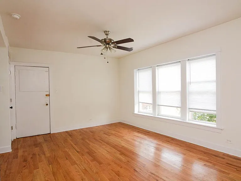 4804 N Avers Ave #202 — Photo 11