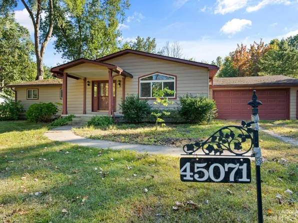 45071 Harris Rd, Belleville, MI 48111