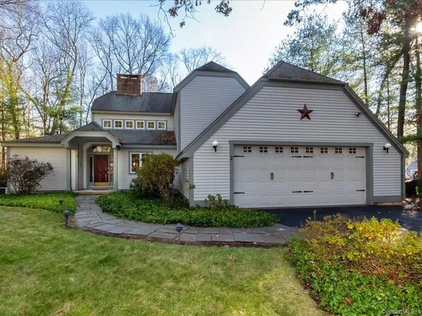 2 Norfolk Gardens, Farmington, CT 06032