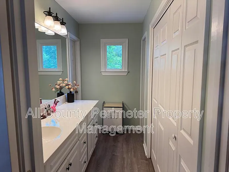 307 Hollyfax Cir — Photo 13