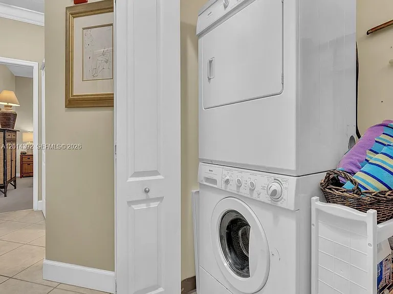 5035 Fairways Cir #305 — Photo 8