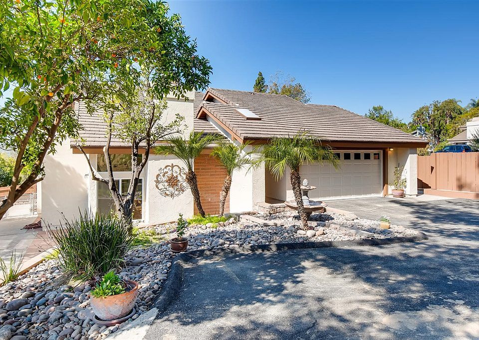 2nd image of 1757 The Woods Dr