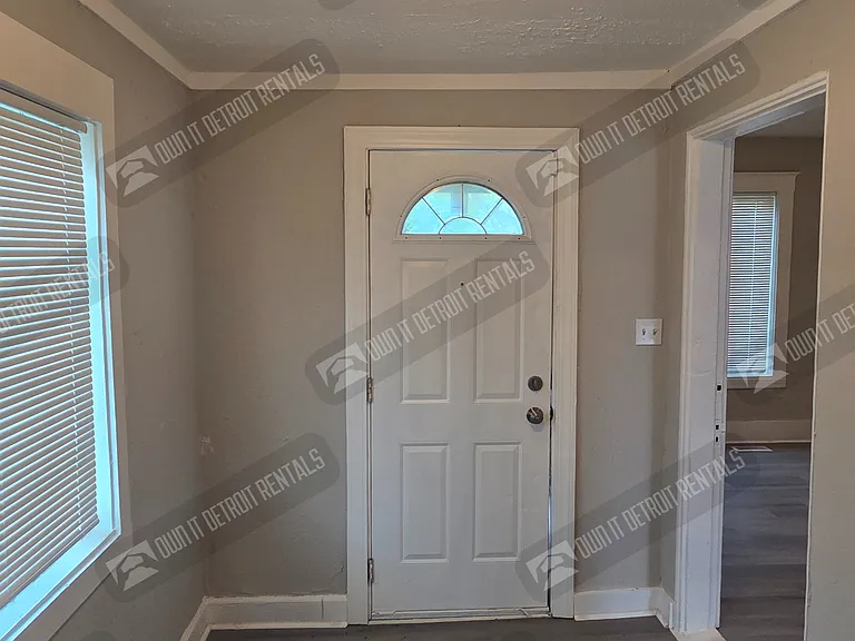 7210 Rivard Ave — Photo 3