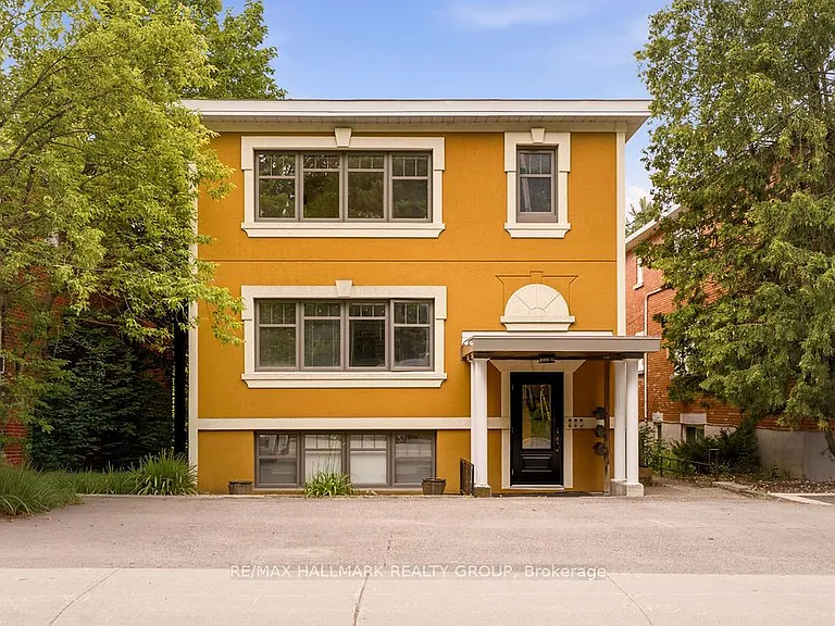 34 Lavergne St #3 — Photo 1