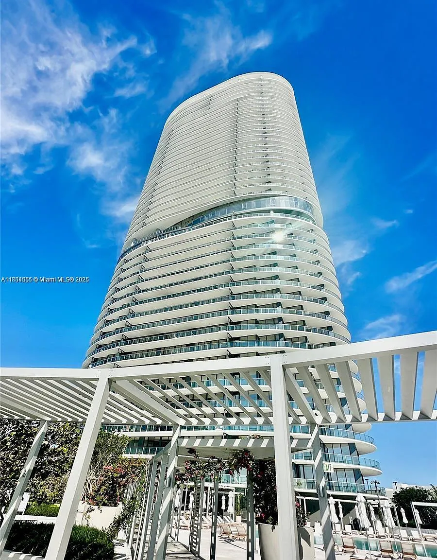1 bed, $8,200 — Photo 4