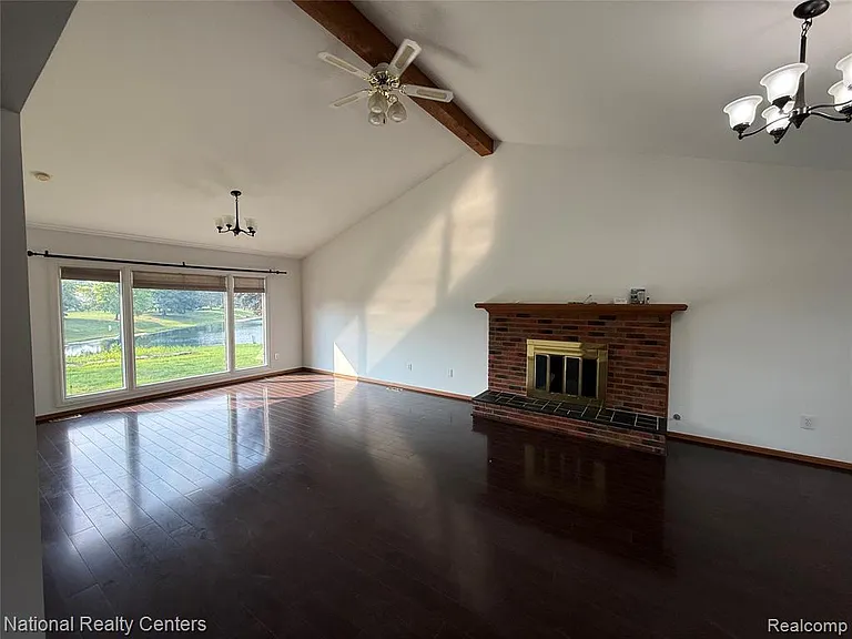 5164 Crowfoot Dr — Photo 9