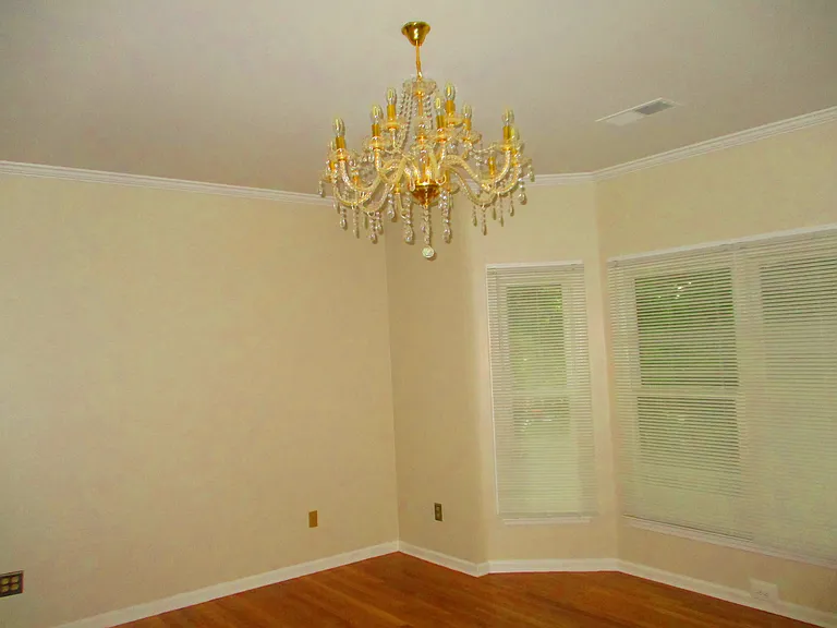 56 W Calhoun Ave — Photo 17