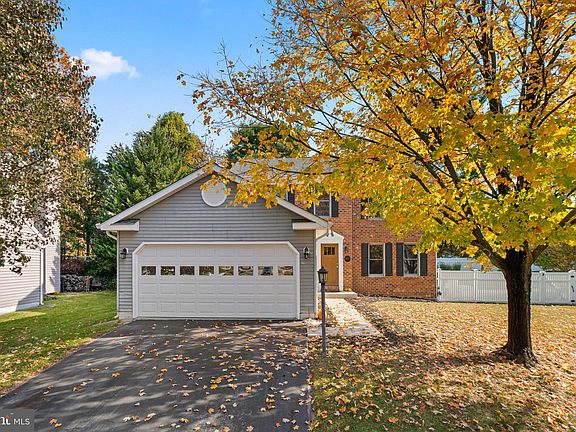 2nd image of 1621 Woodruff Ct
