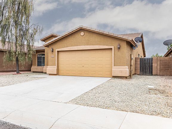 3rd image of 1033 W NINA Drive