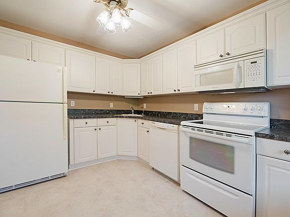 Home For Sale In Boca Lago