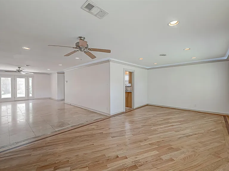 5611 Briarbend Dr — Photo 10