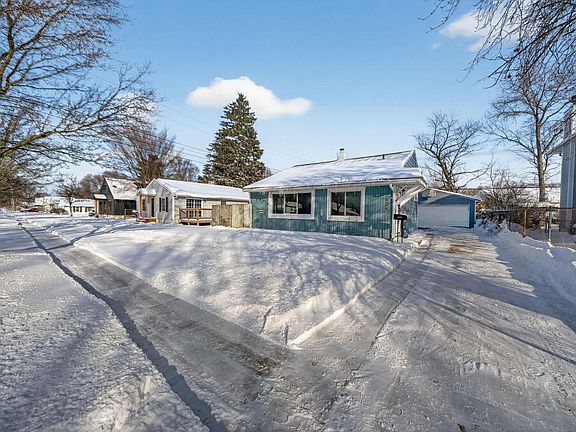 4th image of 2424 Normandy Dr