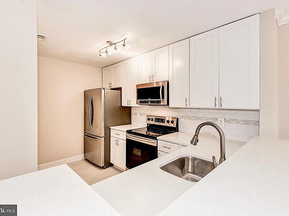 4th image of 9872 Brookridge Ct