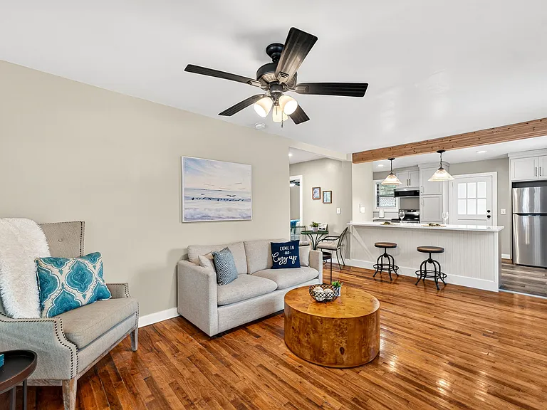 124 E 2nd Pl #126 — Photo 9