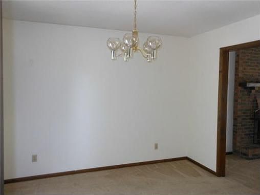4th image of 1501 Jackson Ct