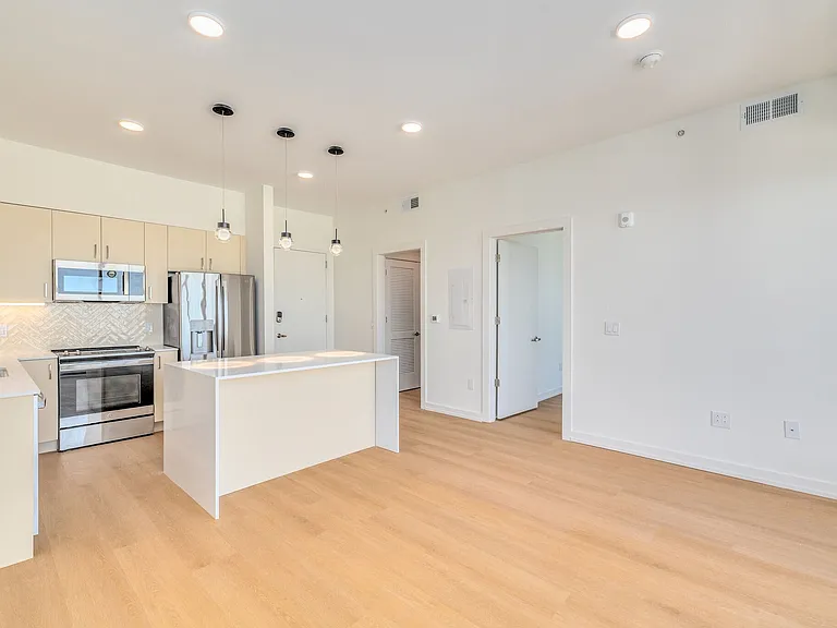 1833 N Hope St — Photo 15
