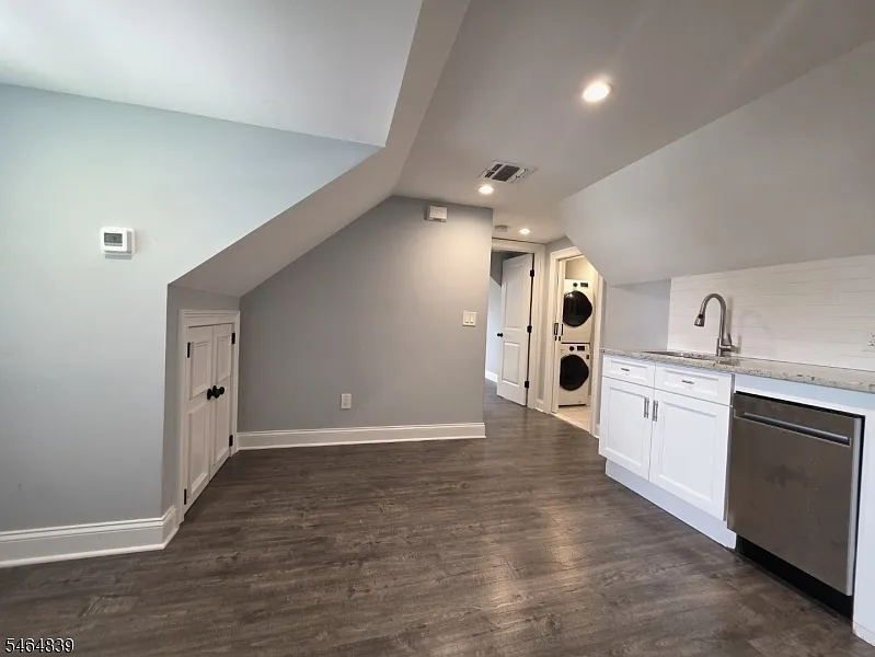 1 bed, 1.0 bath, $1,850 — Photo 3