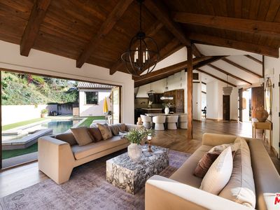 7935 Oceanus Dr, Los Angeles, CA, 90046