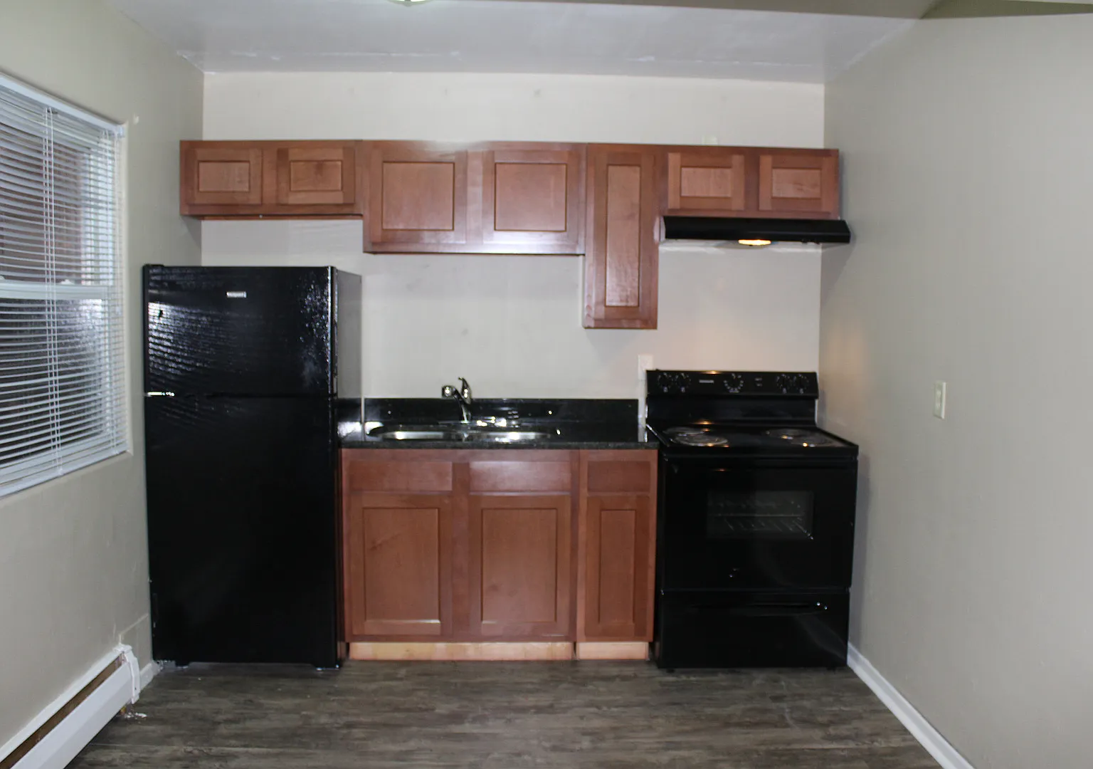 594 Lawson Ave West — Photo 2