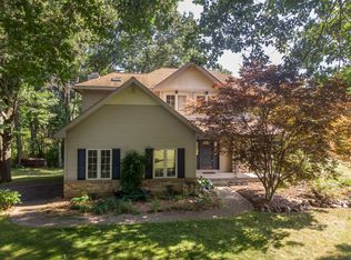 9866 Huron Creek Dr, Dexter, MI