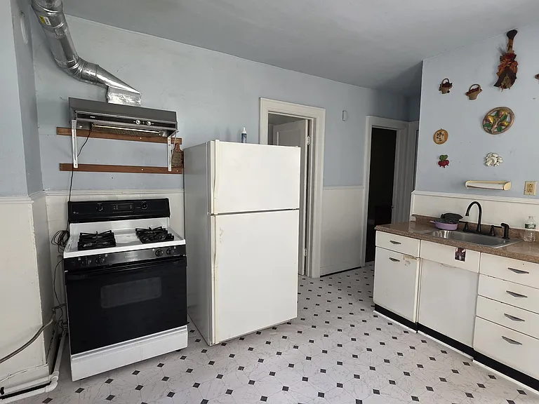 21 Bissell Ave #2 — Photo 5
