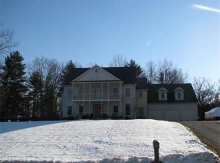 2 Alcove Rd, Southwick, MA 01077