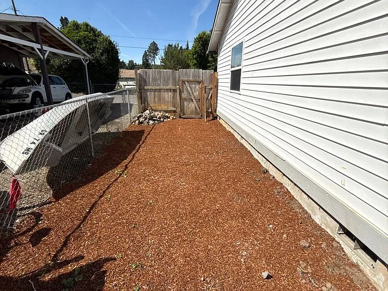 1265 Poplar St — Photo 22