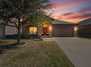 8304 White Hart Dr, Fort Worth, TX 76179