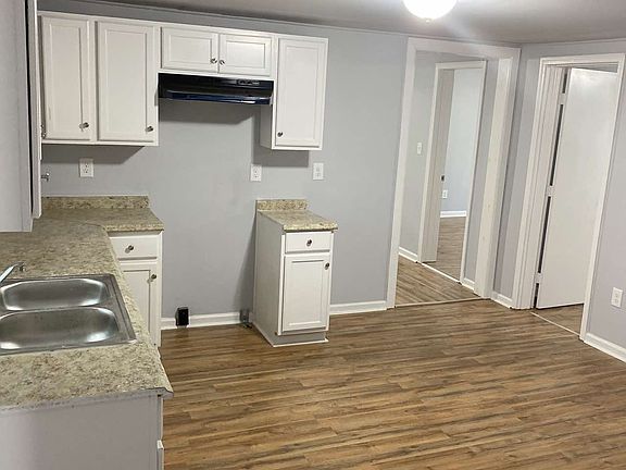 3rd image of 235 Kentucky Ave
