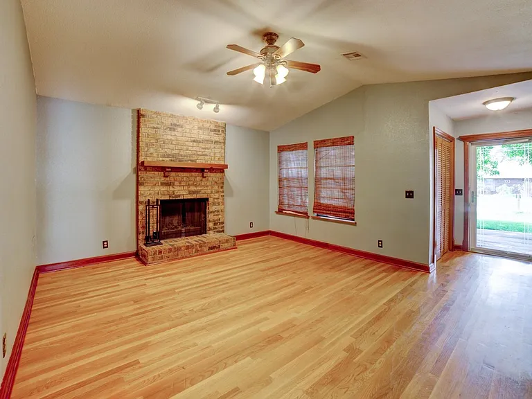 2505 E Princeton St — Photo 22