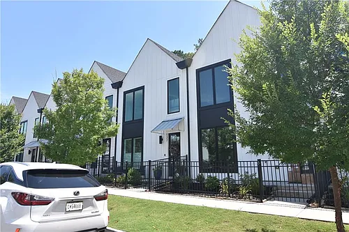 137 Pearl St Photo 1